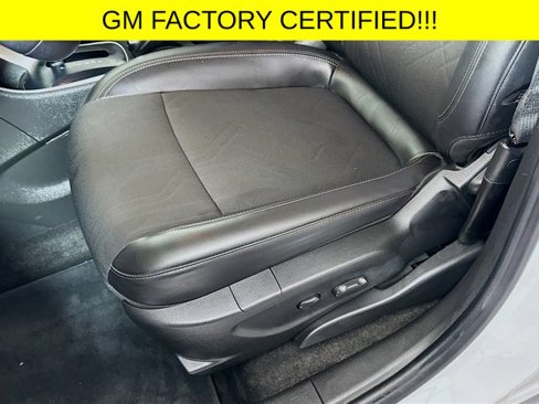 Certified 2022 Chevrolet Trax LT w/ LT Convenience Package image 18