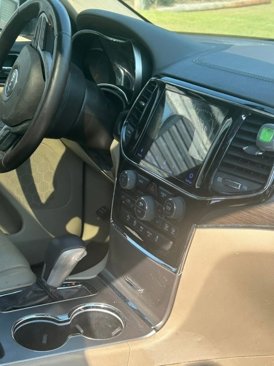 Used 2020 Jeep Grand Cherokee Overland image 5