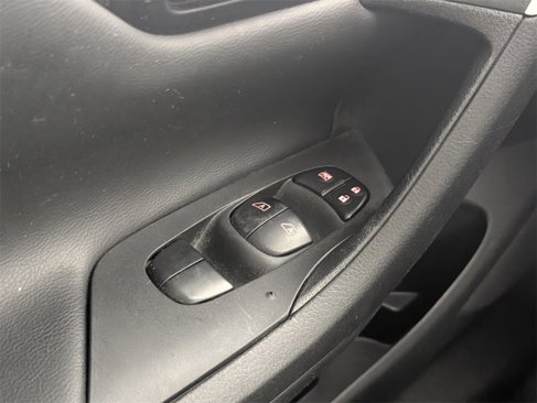 Used 2018 Nissan Altima 2.5 SV w/ 2.5 SV Technology Package image 16