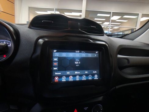 Used 2018 Jeep Renegade Altitude image 15