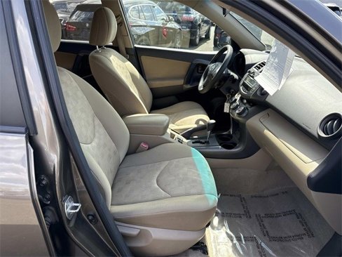Used 2011 Toyota RAV4 2WD image 9