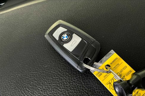 Used 2015 BMW 320i Sedan image 14