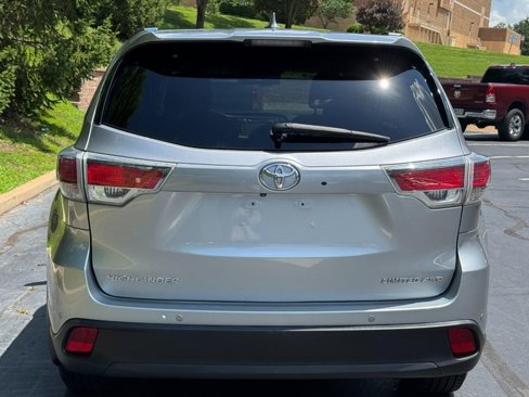 Used 2016 Toyota Highlander Limited image 9