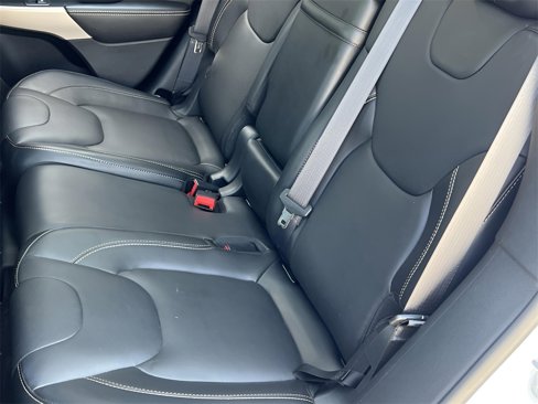 Used 2018 Jeep Cherokee Limited image 17