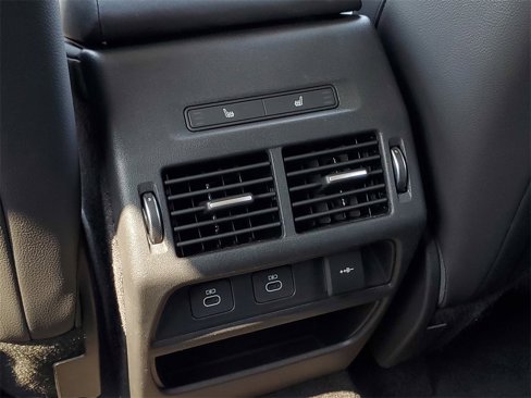 Used 2024 Land Rover Discovery Sport S image 31