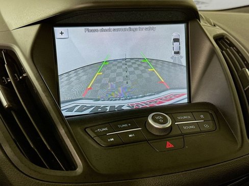 Used 2019 Ford Escape SEL image 18