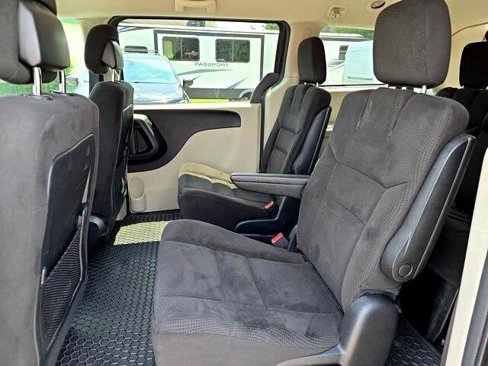Used 2014 Dodge Grand Caravan SXT image 10