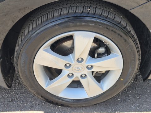 Used 2013 Hyundai Elantra GLS w/ Preferred Pkg image 26