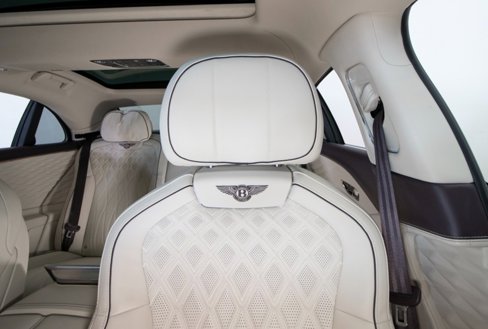 Used 2021 Bentley Flying Spur W12 image 22