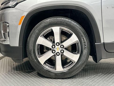 Used 2023 Chevrolet Traverse LT w/ LT Premium Package image 5
