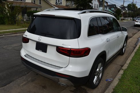Used 2021 Mercedes-Benz GLB 250 4MATIC w/ Premium Package image 5
