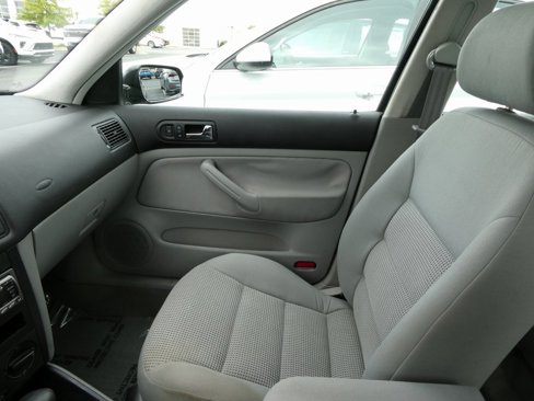 Used 2006 Volkswagen Golf GLS image 37