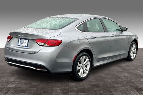 Used 2015 Chrysler 200 Limited image 28
