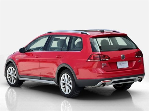 Used 2017 Volkswagen Golf Alltrack SE image 2