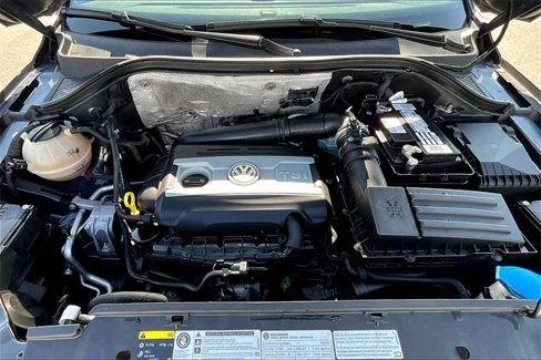 Used 2016 Volkswagen Tiguan SE image 9