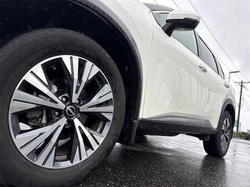 Certified 2022 Nissan Rogue SV w/ SV Premium Package image 11