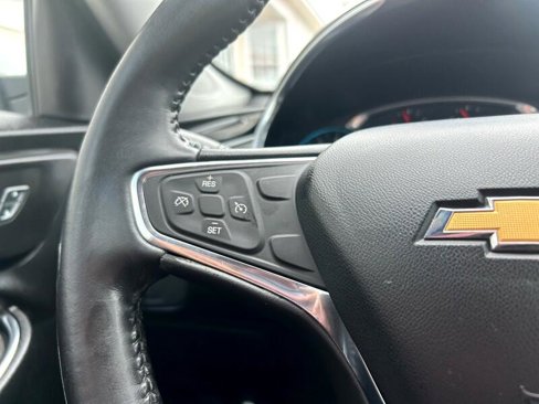Used 2016 Chevrolet Malibu LT w/ Leather Package image 18
