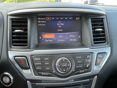 Used 2019 Nissan Pathfinder SL w/ SL Premium Package image 16