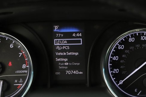 Used 2020 Toyota Camry SE image 18