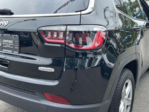 Used 2023 Jeep Compass Latitude w/ Sun and Sound Group image 8