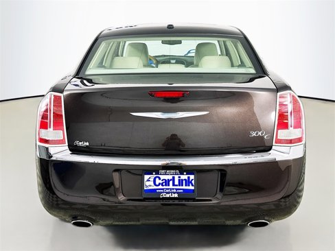 Used 2013 Chrysler 300 C image 6