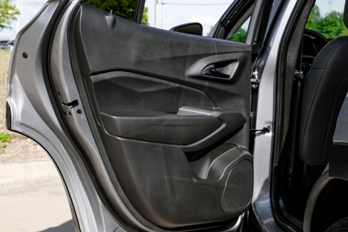 Used 2024 Chevrolet Trax ACTIV w/ Sunroof Package image 43