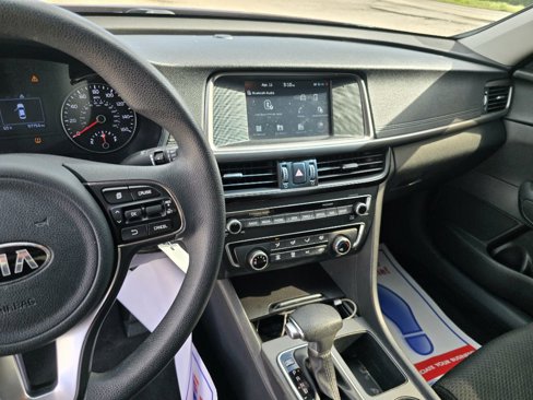 Used 2018 Kia Optima LX w/ 17" Alloy Wheels Package image 13