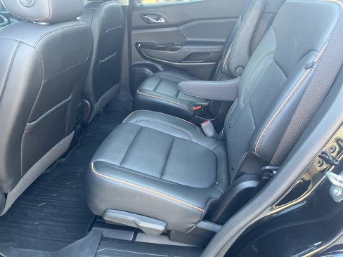 Used 2021 GMC Acadia AT4 w/ Technology Package image 8