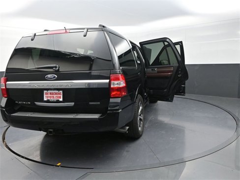 Used 2016 Ford Expedition Platinum image 40