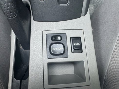 Used 2011 Toyota RAV4 2WD image 32