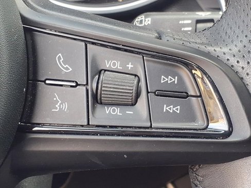 Used 2022 Alfa Romeo Stelvio Veloce image 21
