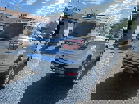 Used 2018 Ford Escape SE w/ SE Sync 3 Package image 5