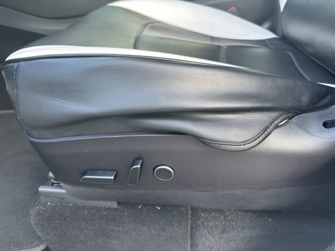 Used 2022 Tesla Model Y Performance image 22