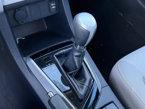 Used 2018 Toyota Corolla L image 17