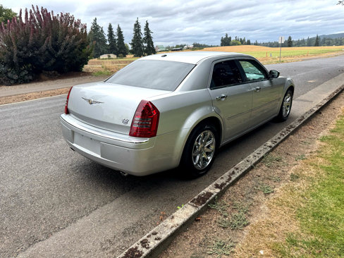 Used 2006 Chrysler 300 C w/ Navigation & Sound Group II image 5