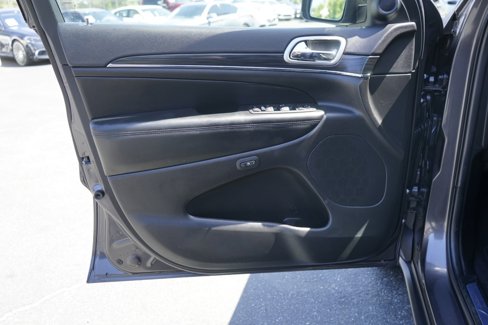 Used 2021 Jeep Grand Cherokee Limited image 24