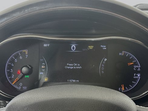 Used 2015 Jeep Grand Cherokee Overland image 12