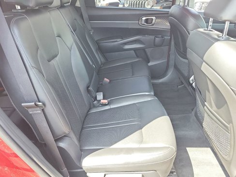 Used 2022 Kia Sorento S image 17