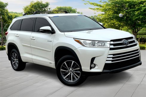 Used 2018 Toyota Highlander XLE image 3