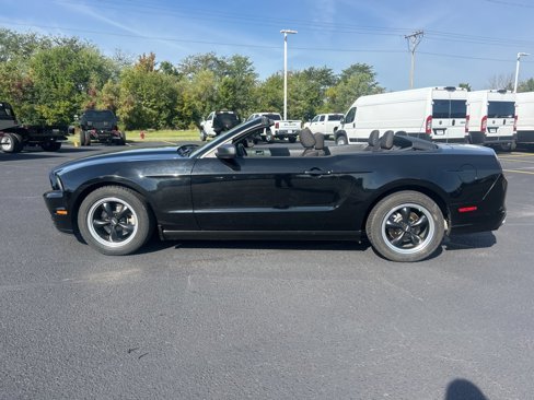 Used 2013 Ford Mustang Convertible image 5