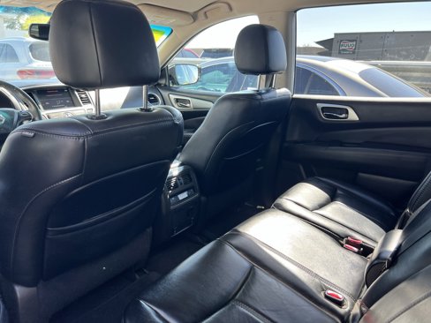 Used 2017 Nissan Pathfinder SL w/ Trailer Tow Package image 4
