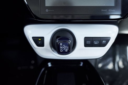 Used 2018 Toyota Prius Prime Premium image 45