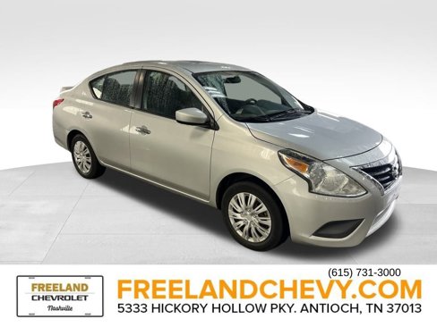 Used 2016 Nissan Versa SV image 1