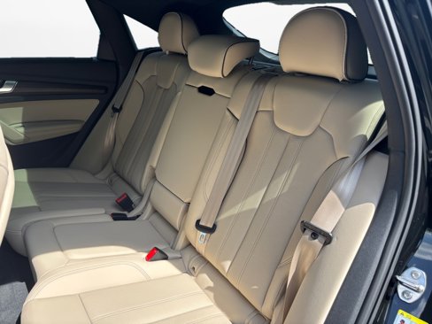 Certified 2025 Audi Q5 2.0T Premium Plus image 12