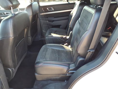 Used 2018 Ford Explorer XLT w/ Equipment Group 202A image 13
