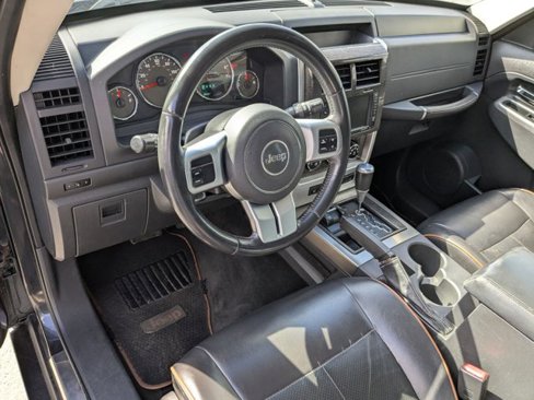 Used 2011 Jeep Liberty 70th Anniversary image 10