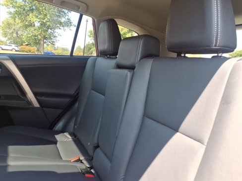 Used 2015 Toyota RAV4 Limited image 10