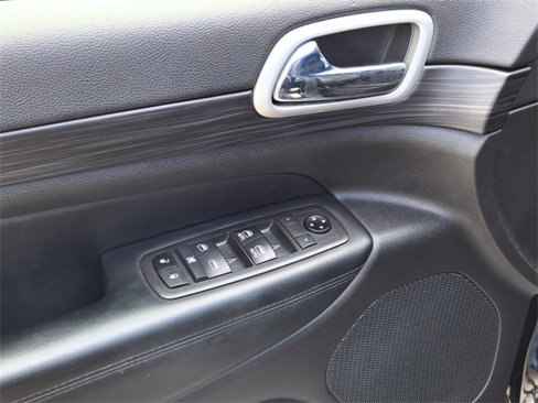 Certified 2021 Jeep Grand Cherokee Laredo X image 17
