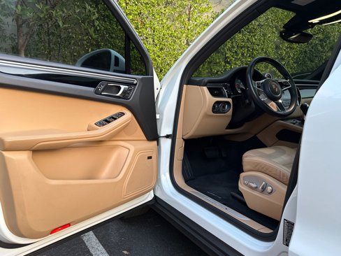 Used 2017 Porsche Macan S image 9