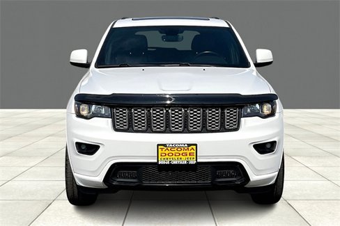 Used 2020 Jeep Grand Cherokee Altitude image 3
